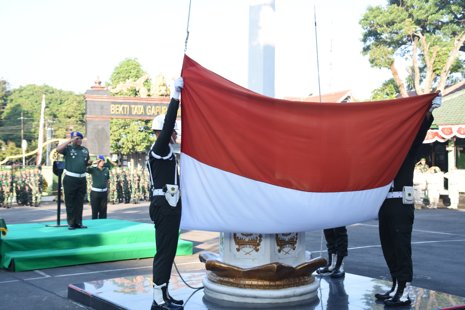Mantapkan Kualitas Pengabdian, Dandenpom IV/3 Salatiga Pimpin Upacara Bendera